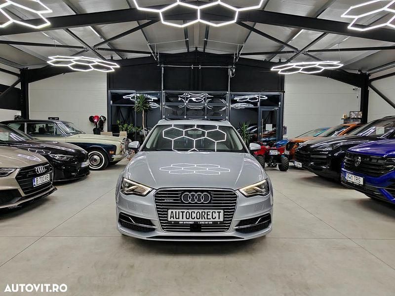 Culoareargint Utilizat 2016 Audi A3 Sportback e-tron Ambiente Hatchback | 14.990 EUR - Imagine 1/4