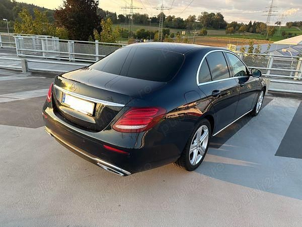 Second-hand Mercedes E200 150 CP (110 kW) 2018 Verde Berlinǎ