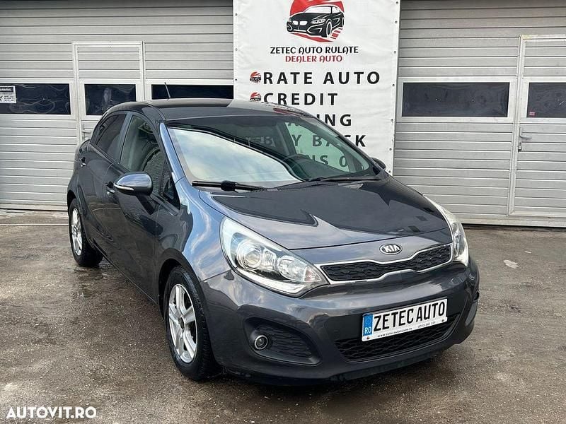 Gri Utilizat 2015 Kia Rio Platinum Edition | 5.990 EUR - Imagine 1/4