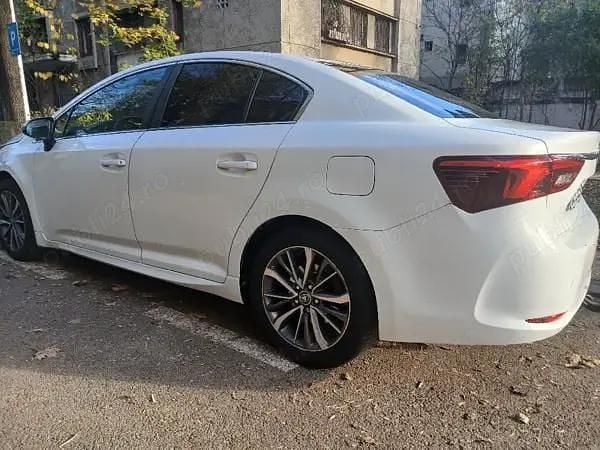 Second-hand Toyota Avensis 105 CP (77 kW) 2017 Alb Berlinǎ