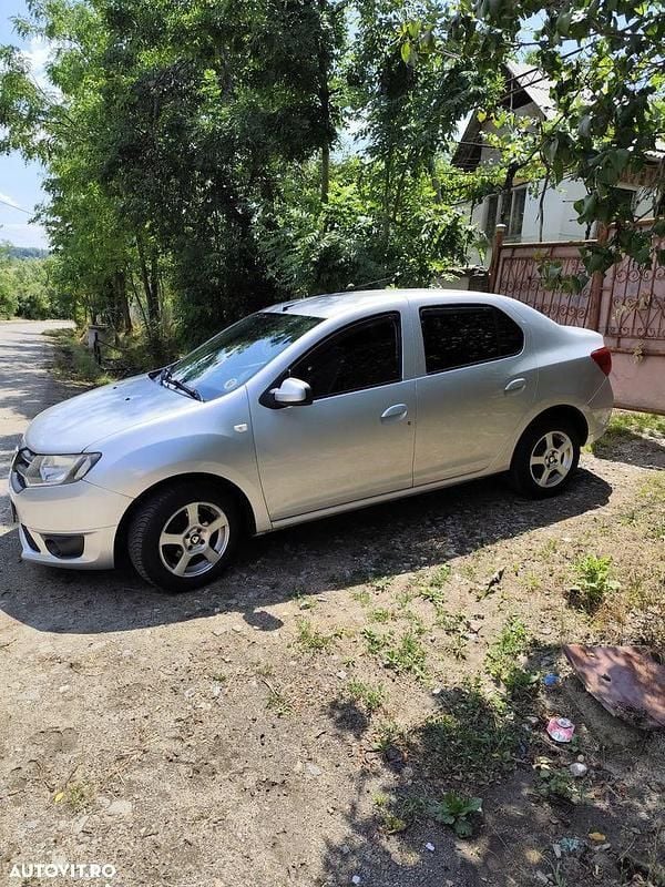 Second-hand Dacia Logan Lauréate 90 CP (66 kW) 2013 Culoaregri Berlinǎ