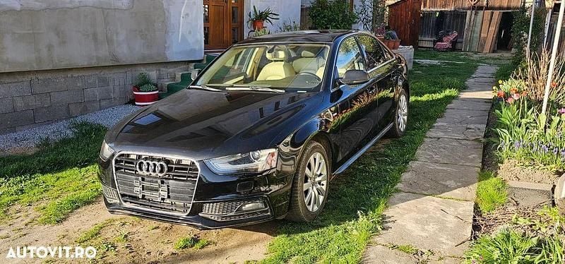 Culoarenegru Utilizat 2014 Audi A4 S-Line Berlinǎ | 8.000 EUR (Preț bun) - Imagine 1/4
