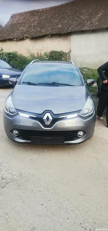 Utilizat 2016 Renault Clio GrandTour Break | 3.700 EUR (Super Preț) - Imagine 1/4