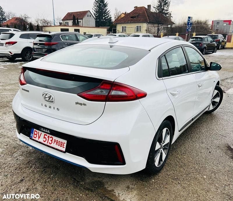 Second-hand Hyundai Ioniq Premium 141 CP (103 kW) 2019 Culoarealb Hatchback