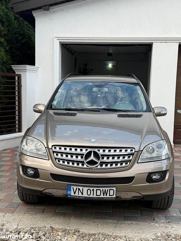Culoaregri Utilizat 2008 Mercedes ML320 SUV | 7.900 EUR (Puțin scump) - Imagine 1/4