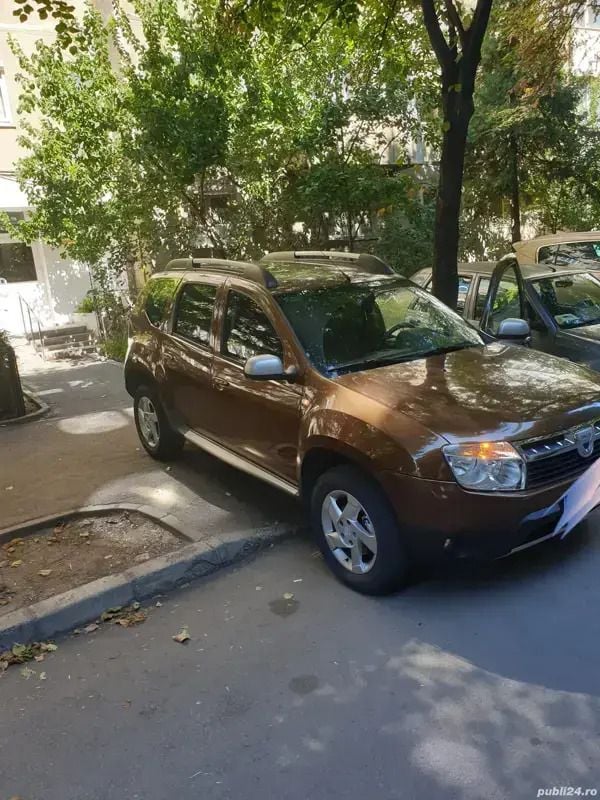 Maro Utilizat 2010 Dacia Duster SUV | 5.250 EUR (Scump) - Imagine 1/4