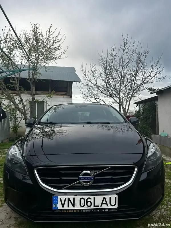 Utilizat 2016 Volvo V40 Hatchback | 8.500 EUR (Scump) - Imagine 1/4
