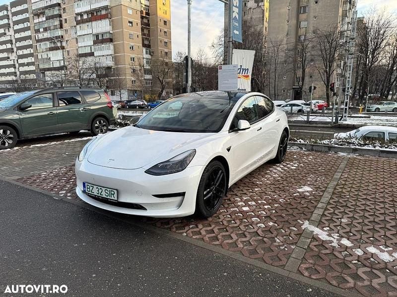 Second-hand Tesla Model 3 366 kW (498 CP) 2022 Culoarealb Berlinǎ