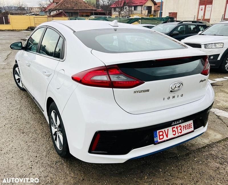 Second-hand Hyundai Ioniq Premium 141 CP (103 kW) 2019 Culoarealb Hatchback