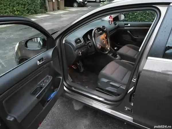 Second-hand VW Golf VI 107 CP (78 kW) 2011 Maro Hatchback