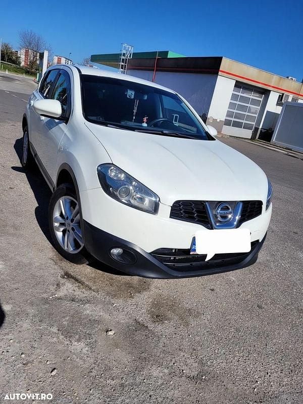 Culoarealb Utilizat 2013 Nissan Qashqai SUV | 6.299 EUR (Preț bun) - Imagine 1/4