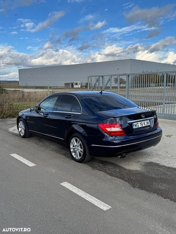 Second-hand Mercedes C180 Avantgarde 156 CP (114 kW) 2011 Culoarealbastru Berlinǎ
