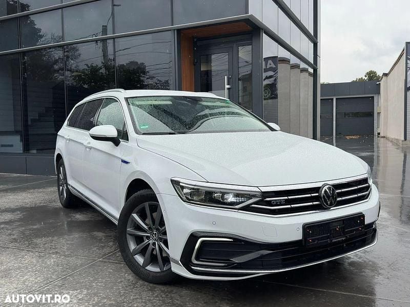 Culoarealb Utilizat 2023 VW Passat Break | 24.079 EUR (Preț OK) - Imagine 1/4