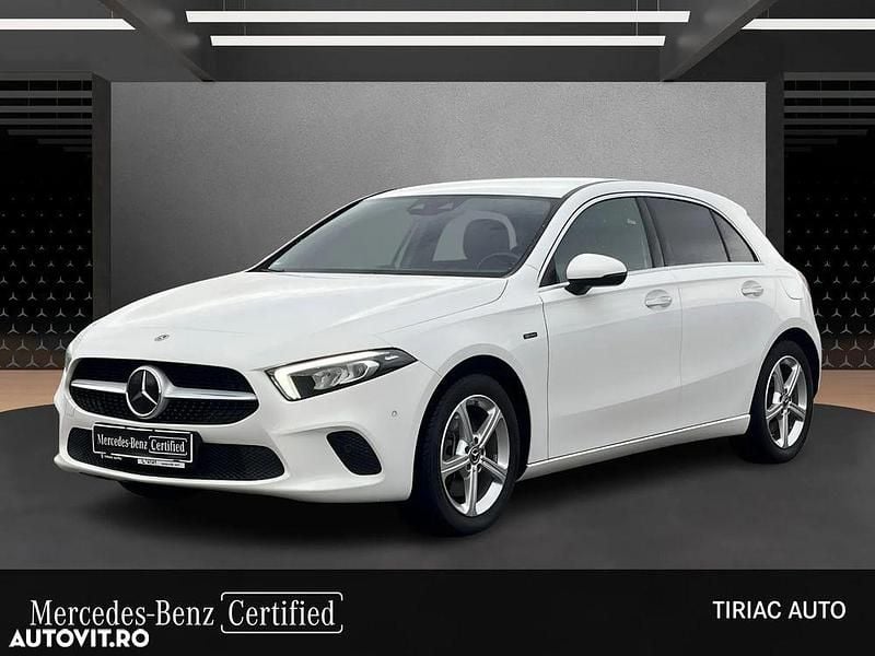 Culoarealb Utilizat 2020 Mercedes A250 Hatchback | 25.900 EUR (Puțin scump) - Imagine 1/4