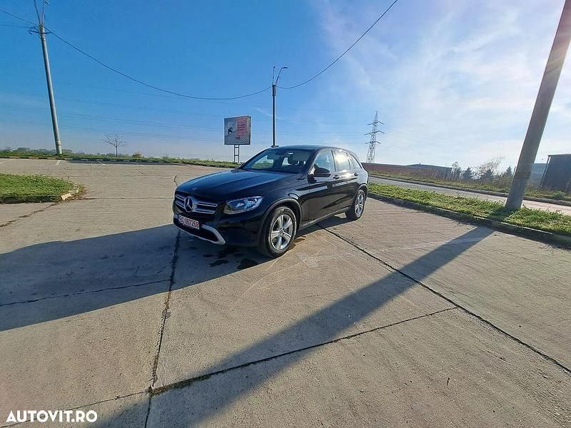 Culoarenegru Utilizat 2018 Mercedes GLC220 AMG line SUV | 18.900 EUR (Super Preț) - Imagine 1/4