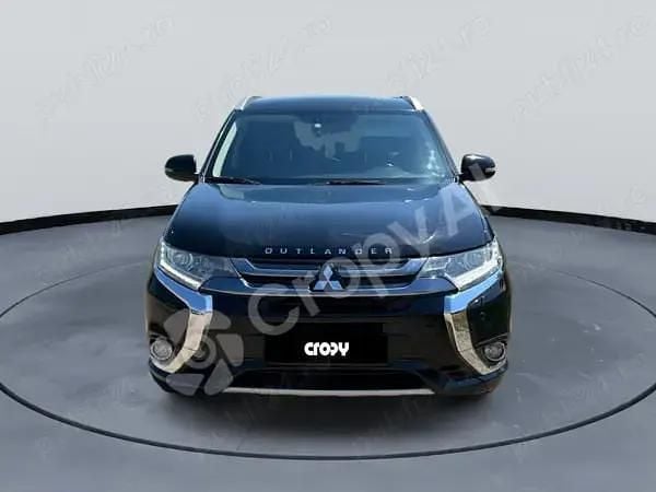 Second-hand Mitsubishi Outlander P-HEV 204 CP (150 kW) 2016 SUV