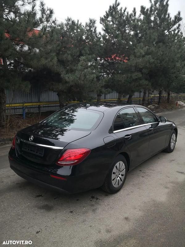 Second-hand Mercedes E200 150 CP (110 kW) 2017 Culoarenegru Berlinǎ