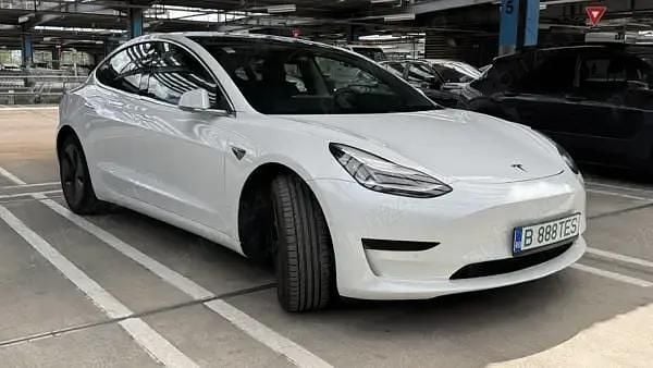 Alb Utilizat 2019 Tesla Model 3 Standard Range Plus Berlinǎ | 19.500 EUR (Puțin scump) - Imagine 1/4