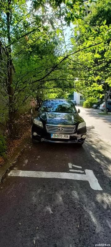 Gri Utilizat 2012 Toyota RAV4 SUV | 8.000 EUR (Preț bun) - Imagine 1/4