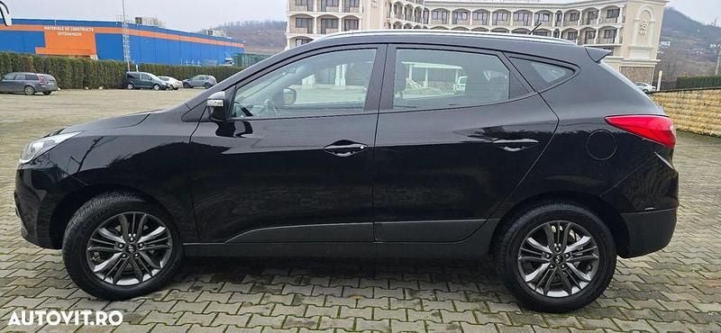 Second-hand Hyundai ix35 Style 135 CP (99 kW) 2014 Culoarenegru SUV