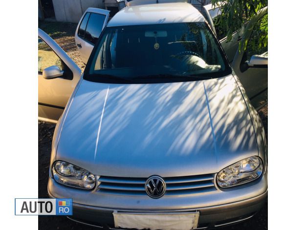Argintiu Utilizat 2001 VW Golf IV Hatchback | 1.900 EUR (Preț bun) - Imagine 1/4
