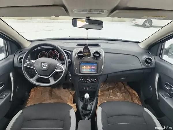 Second-hand Dacia Sandero Stepway 90 CP (66 kW) 2017 Hatchback