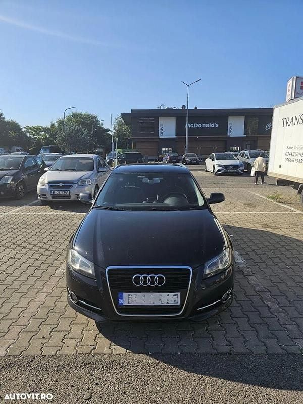 Culoarenegru Utilizat 2011 Audi A3 Hatchback | 4.950 EUR (Preț bun) - Imagine 1/4