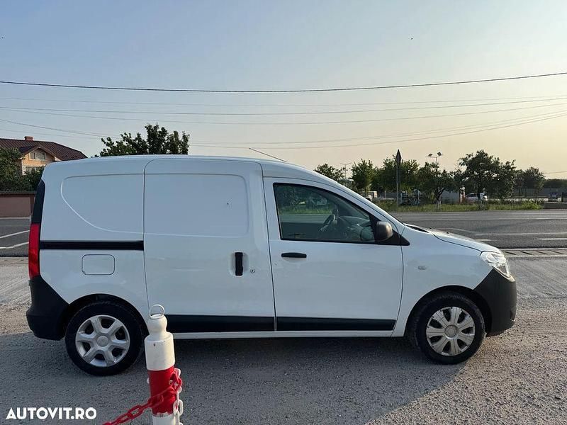 Second-hand Dacia Dokker Lauréate 102 CP (75 kW) 2019 Culoarealb Monovolum
