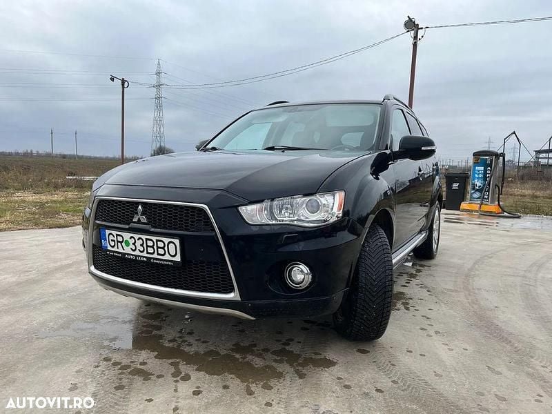 Negru Utilizat 2011 Mitsubishi Outlander SUV | 8.300 EUR (Preț OK) - Imagine 1/4