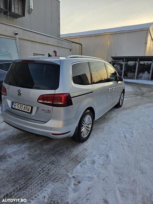 Second-hand VW Sharan Highline 184 CP (135 kW) 2016 Culoareargint Monovolum