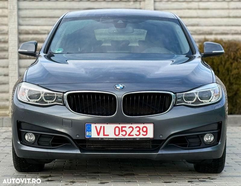 Second-hand BMW 325 Sport Line 218 CP (160 kW) 2014 Culoaregri Berlinǎ