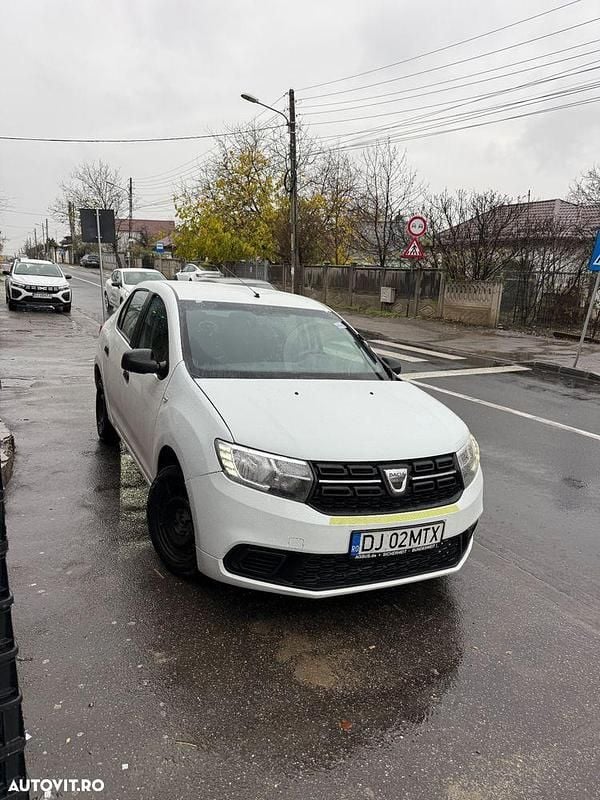 Culoarealb Utilizat 2018 Dacia Logan Berlinǎ | 3.250 EUR (Super Preț) - Imagine 1/4