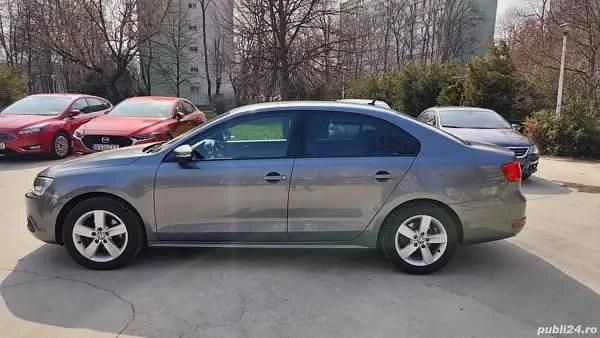 Second-hand VW Jetta 110 CP (80 kW) 2012 Argintiu Berlinǎ