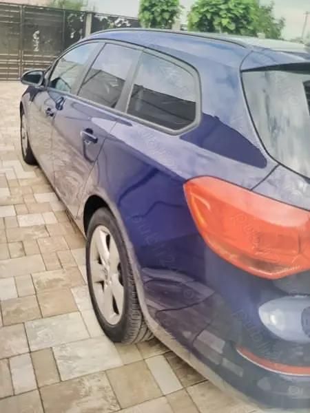 Albastru Utilizat 2011 Opel Astra Break | 4.350 EUR (Preț OK) - Imagine 1/4