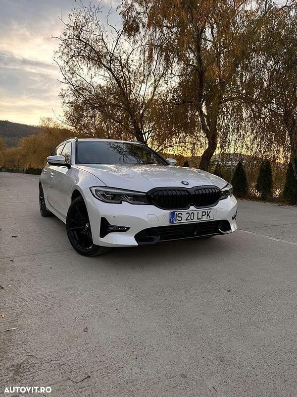 Culoarealb Utilizat 2020 BMW 330e Luxury Line Break | 25.000 EUR (Puțin scump) - Imagine 1/4