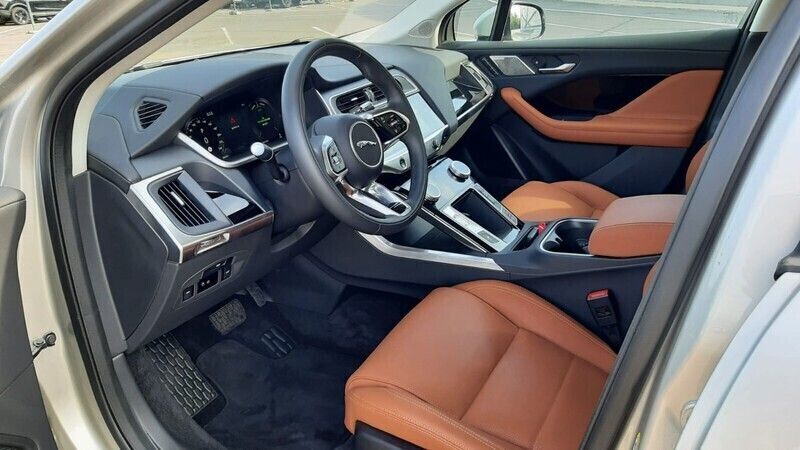 Second-hand Jaguar I-Pace SE 294 kW (400 CP) 2023 Premium: lingou (aur deschis) SUV