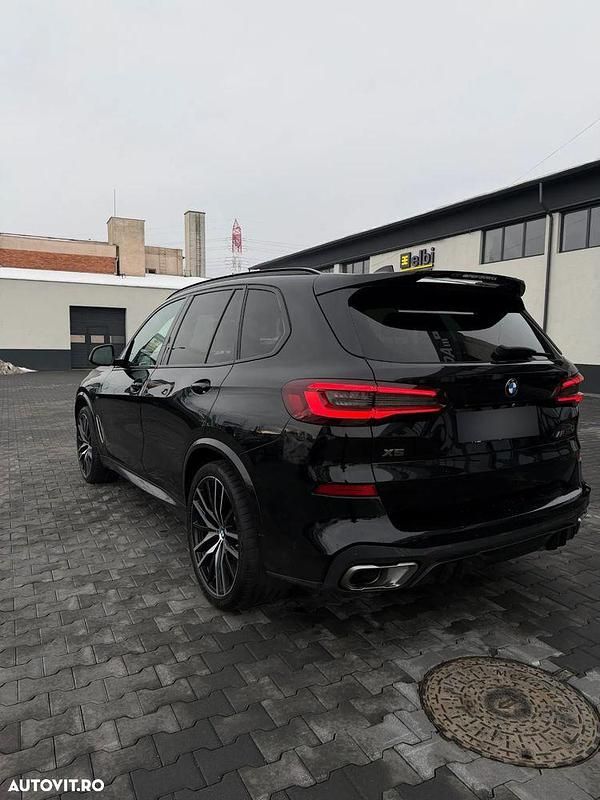 Second-hand BMW X5 Comfort Edition 400 CP (294 kW) 2020 Culoarenegru SUV
