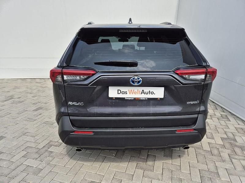 Second-hand Toyota RAV4 Active 178 CP (130 kW) 2020 Gri mediu  normal SUV