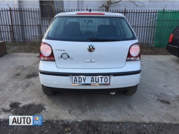 Second-hand VW Polo 75 CP (55 kW) 2003 Alb Hatchback