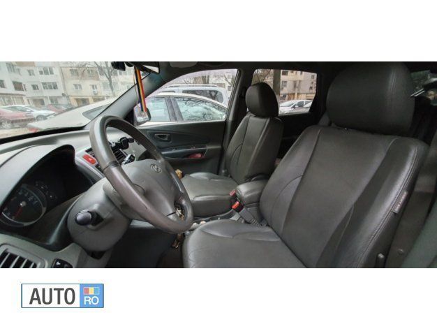 Argintiu Utilizat 2007 Hyundai Tucson SUV | 7.300 EUR (Preț OK) - Imagine 1/4