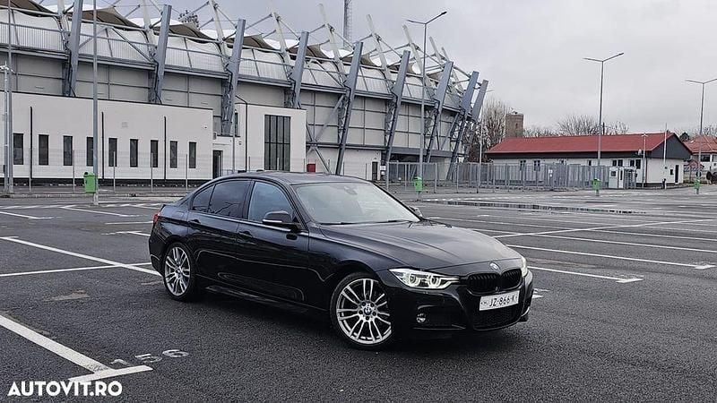 Second-hand BMW 330e iPerformance 251 CP (184 kW) 2016 Culoarenegru Berlinǎ