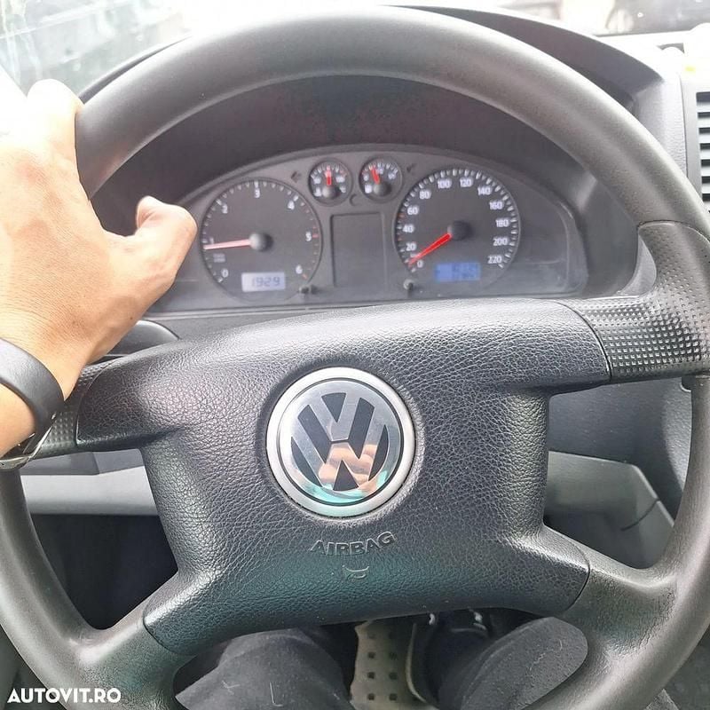 Culoarealb Utilizat 2008 VW T5 Van | 6.800 EUR (Preț OK) - Imagine 1/4