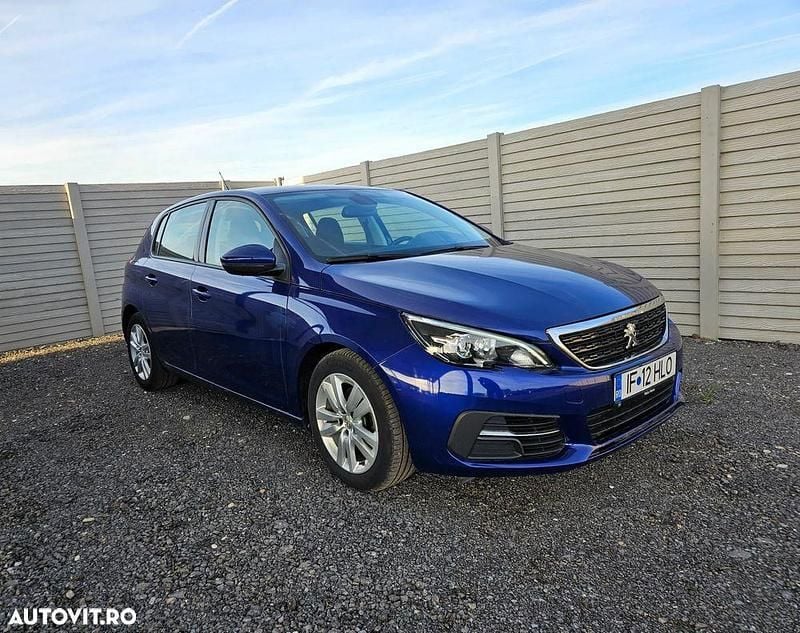 Second-hand Peugeot 308 Active 115 CP (84 kW) 2017 Culoarealbastru Hatchback