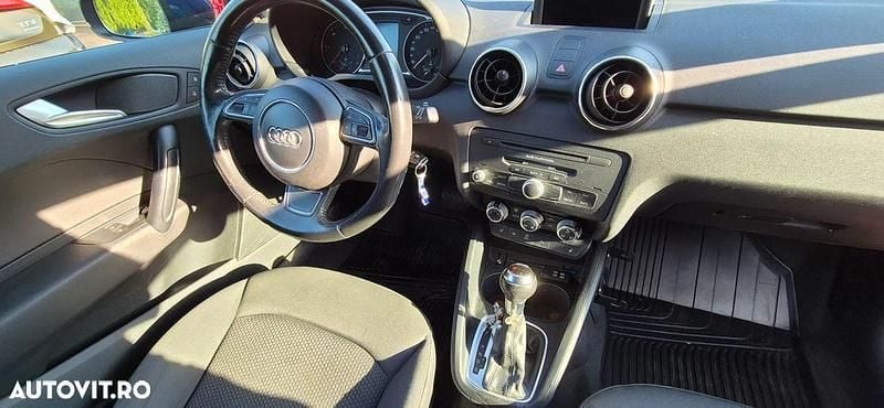 Culoarealbastru Utilizat 2012 Audi A1 Hatchback | 8.500 EUR (Preț OK) - Imagine 1/4