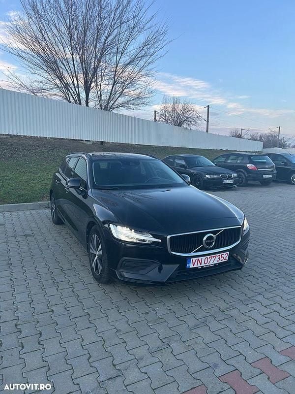 Culoarenegru Utilizat 2020 Volvo V60 Momentum Break | 13.950 EUR (Preț OK) - Imagine 1/4