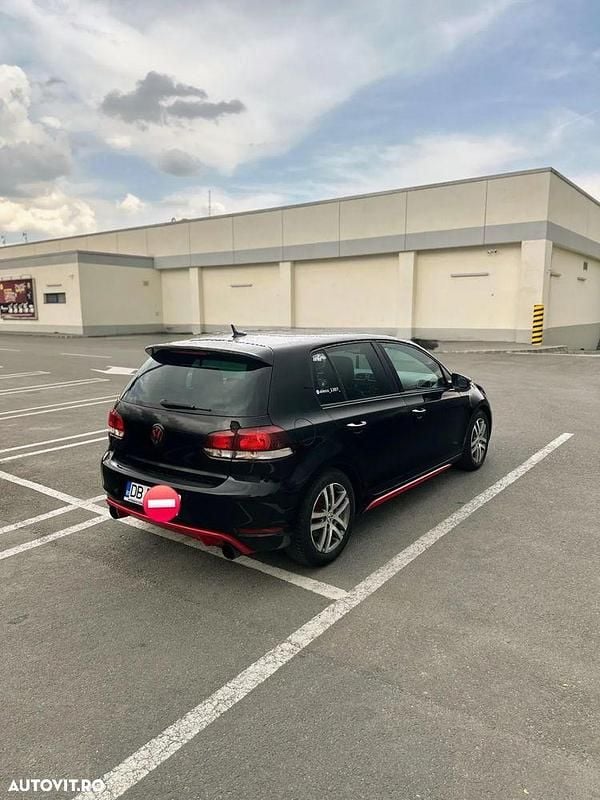 Culoarenegru Utilizat 2010 VW Golf VI Hatchback | 7.950 EUR (Preț OK) - Imagine 1/4