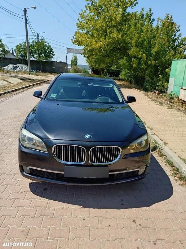 Culoarenegru Utilizat 2010 BMW 730 Comfort Edition Berlinǎ | 9.350 EUR (Puțin scump) - Imagine 1/4