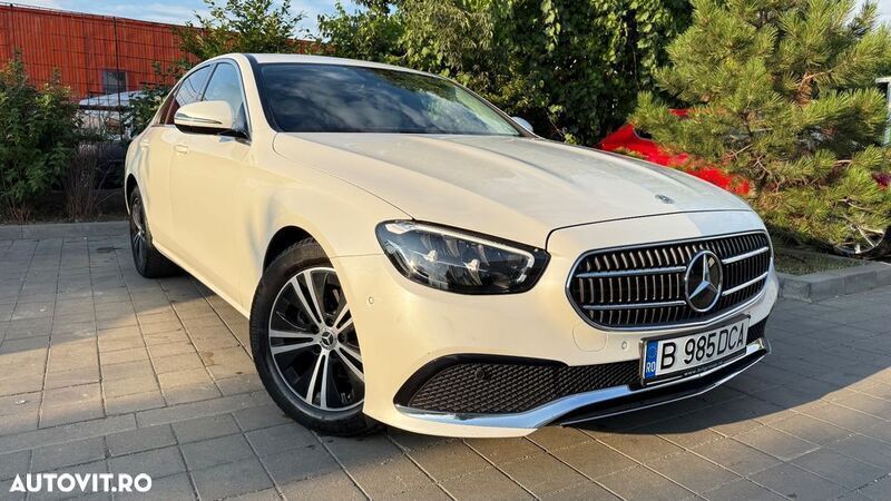 Alb Utilizat 2021 Mercedes 200 Hatchback | 32.950 EUR (Super Preț) - Imagine 1/4