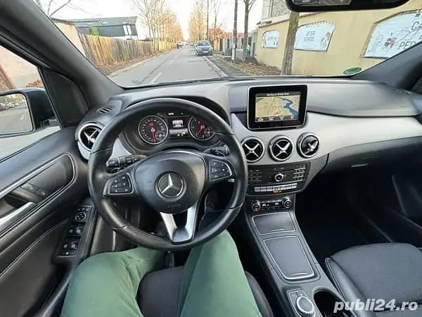 Second-hand Mercedes B180 110 CP (80 kW) 2016 Alb Monovolum