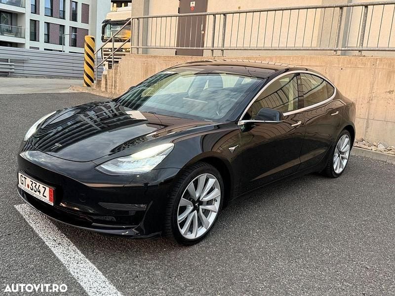 Culoarenegru Utilizat 2020 Tesla Model 3 Berlinǎ | 21.990 EUR (Preț OK) - Imagine 1/4